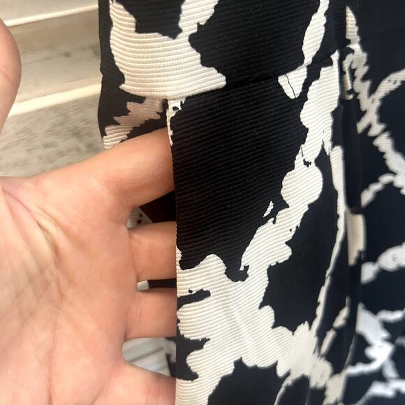 WHITE HOUSE | BLACK MARKET Women's Diamond Geo Print Sheath Dress Black White 4 - Picture 7 of 12